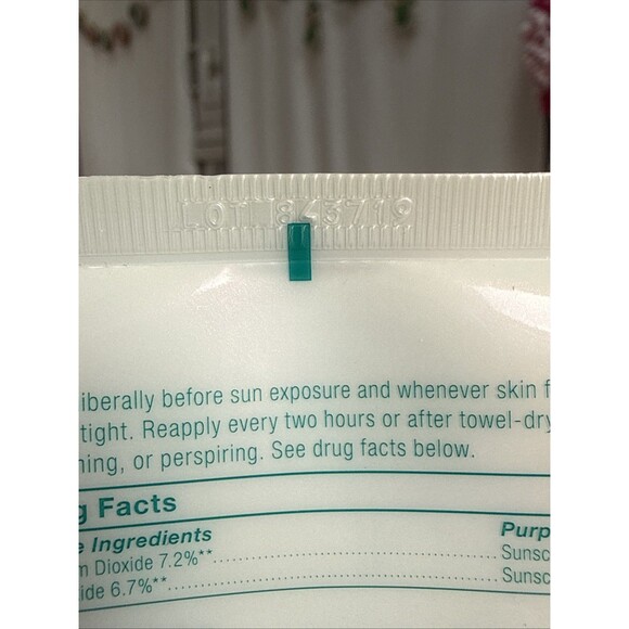 Josie Maran Whipped Argan Oil Mineral Sunscreen SPF 45 Body Butter 5 floz Sealed - Picture 3 of 5